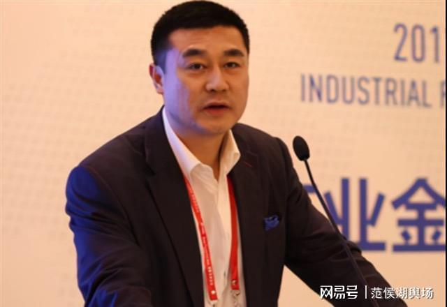 黑老大名表降888万元拍卖曾是小保安起家坐拥350亿财富的大佬！KAIYUN(图3)
